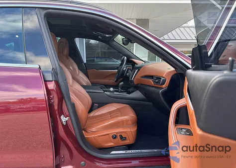 2017 Maserati Levante z USA, uszkodzony, nr VIN ZN661XUS6HX221843